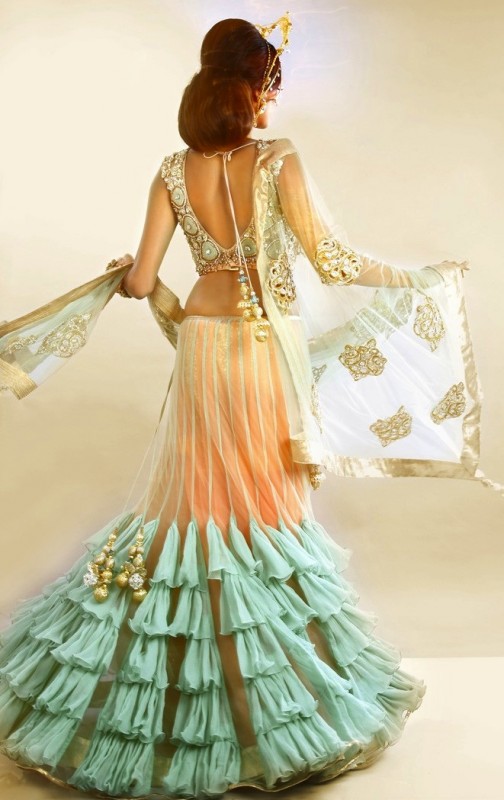 payal-singhal-peach-lengha-back