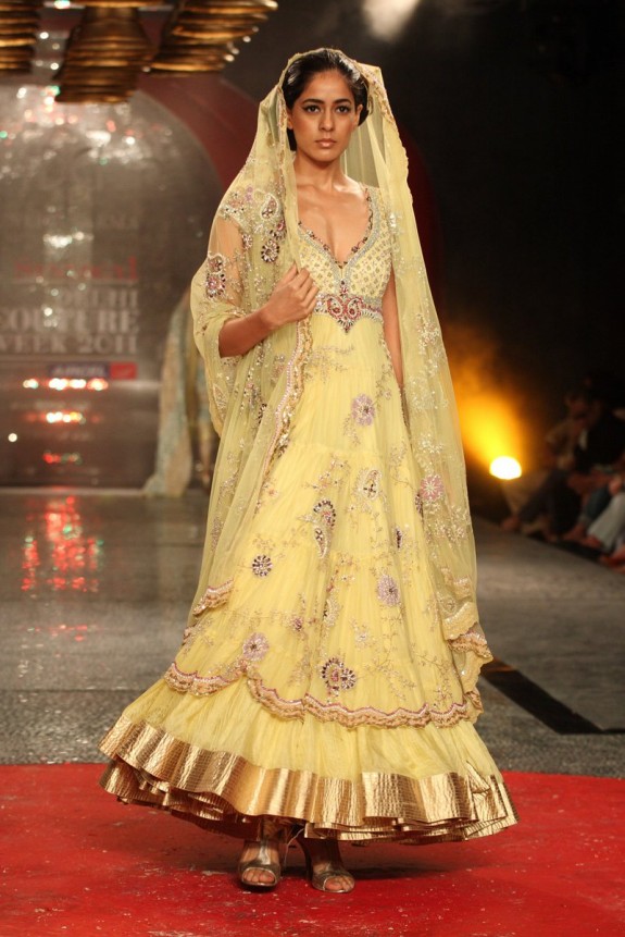 Suneet Varma Kamasutra Collection 32