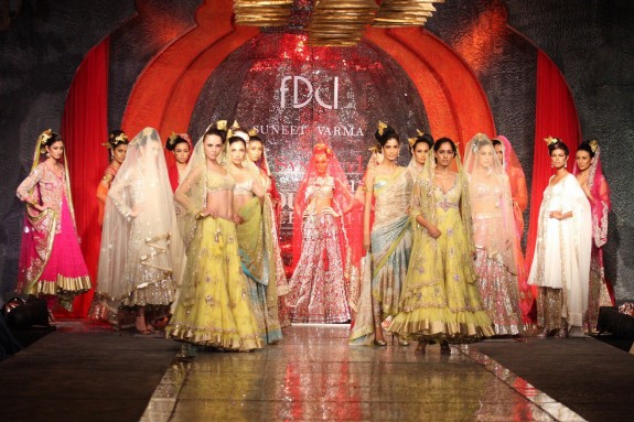 Suneet Varma Kamasutra Collection 49