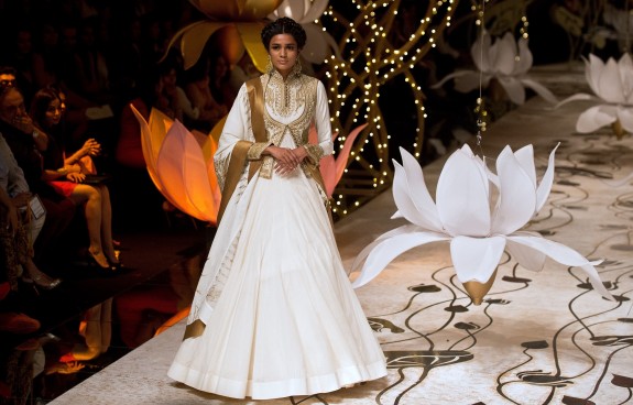 INDIA-LIFESTYLE-BRIDAL-FASHION-BAL