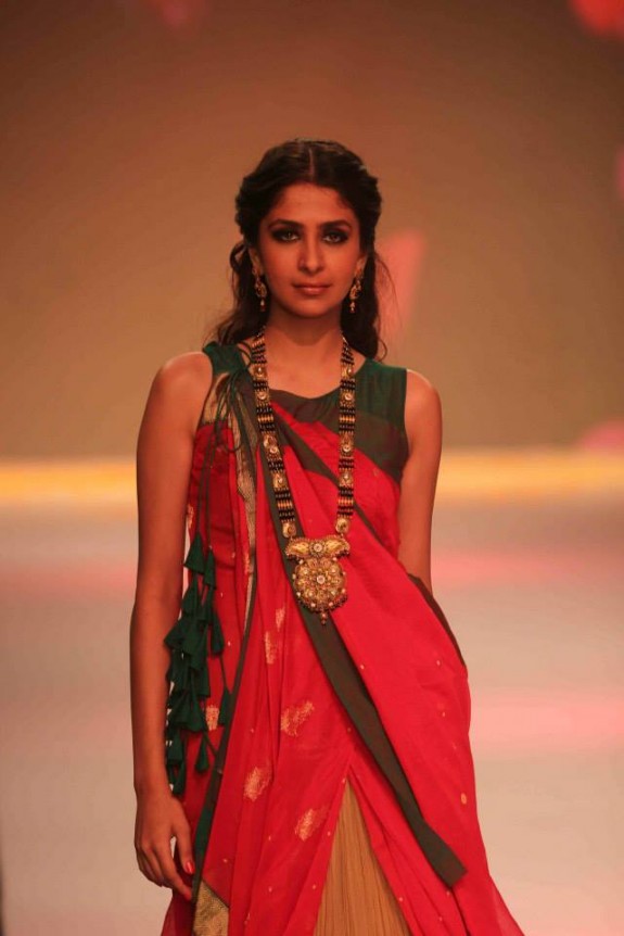 Shringar Mangalsutra Jewelry IIJW 2013