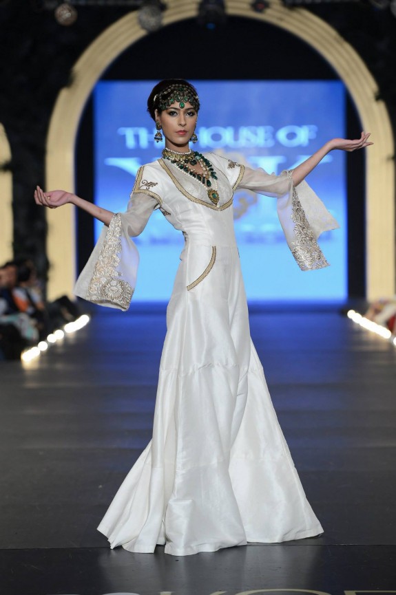 Kamiar Rokni- Pakistan Bridal Week 2013 1