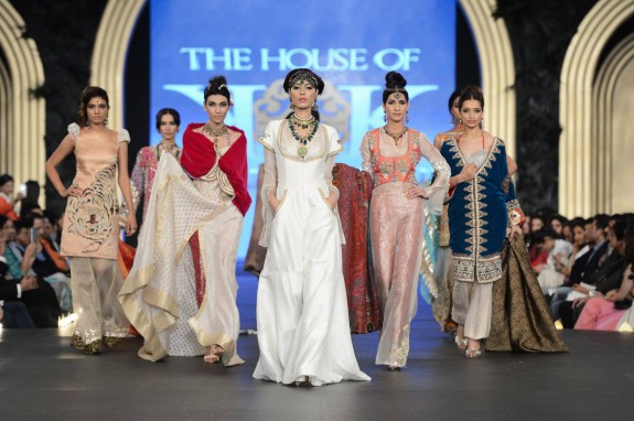 Kamiar Rokni- Pakistan Bridal Week 2013 15