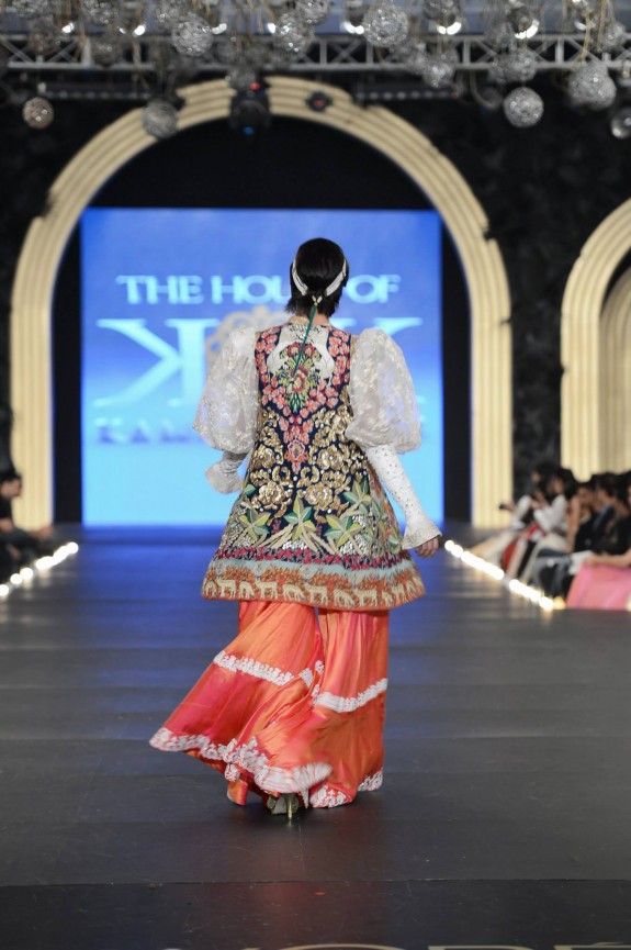 Kamiar Rokni- Pakistan Bridal Week 2013 17