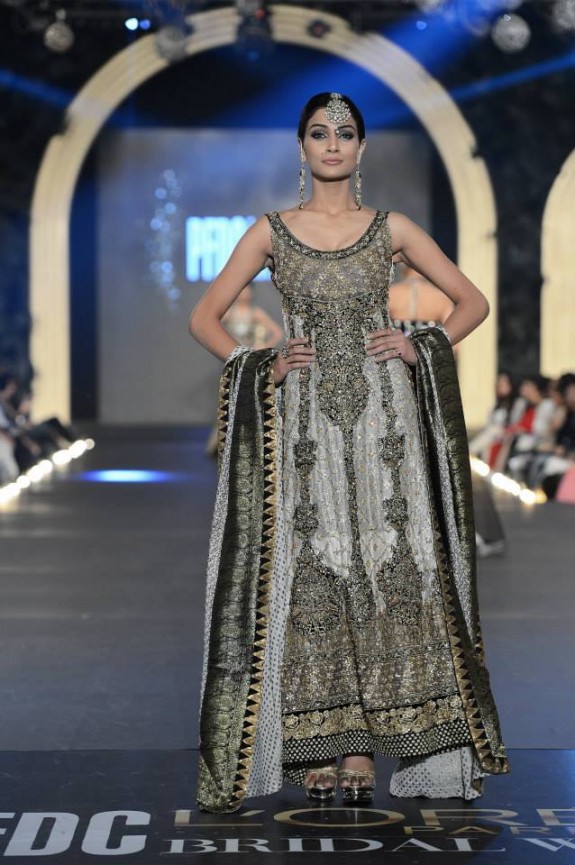 Sana Safinez - Pakistan Bridal Week 2013 12