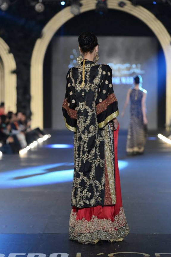 Sana Safinez - Pakistan Bridal Week 2013 16