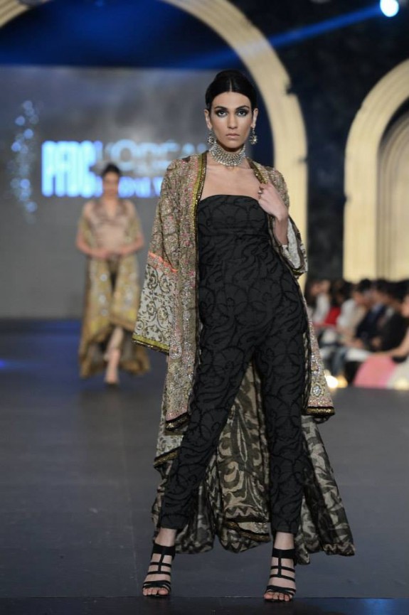 Sana Safinez - Pakistan Bridal Week 2013 18