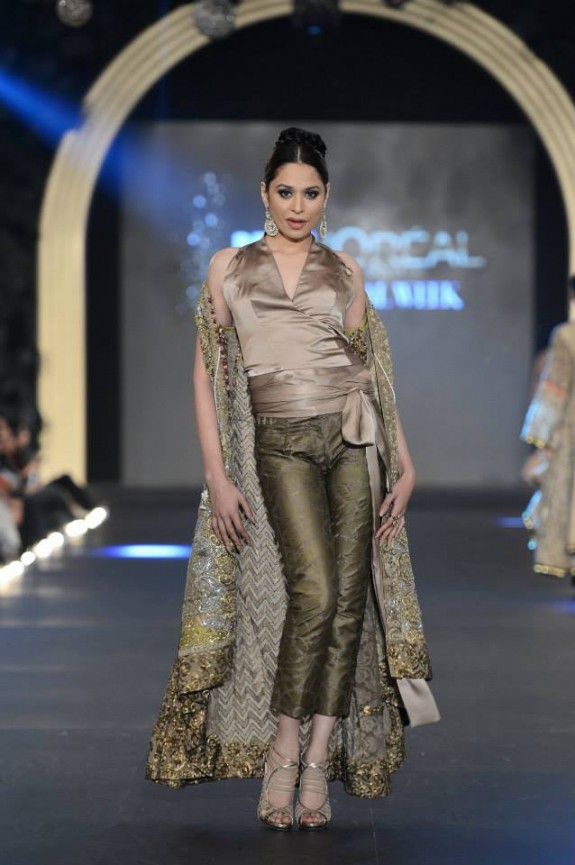 Sana Safinez - Pakistan Bridal Week 2013 19