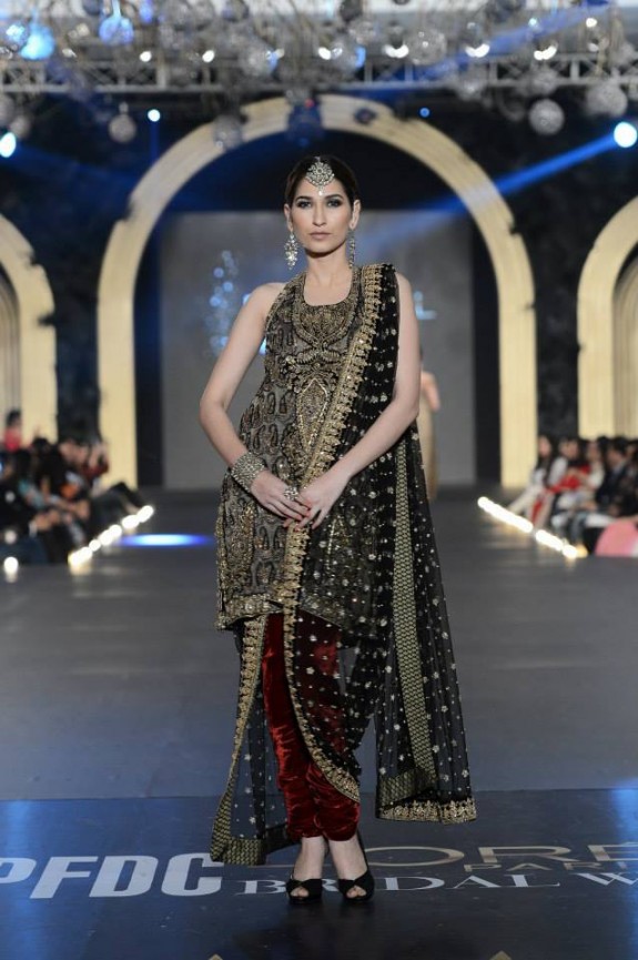 Sana Safinez - Pakistan Bridal Week 2013 20