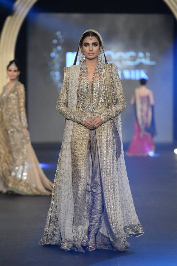 Sana Safinez - Pakistan Bridal Week 2013 29