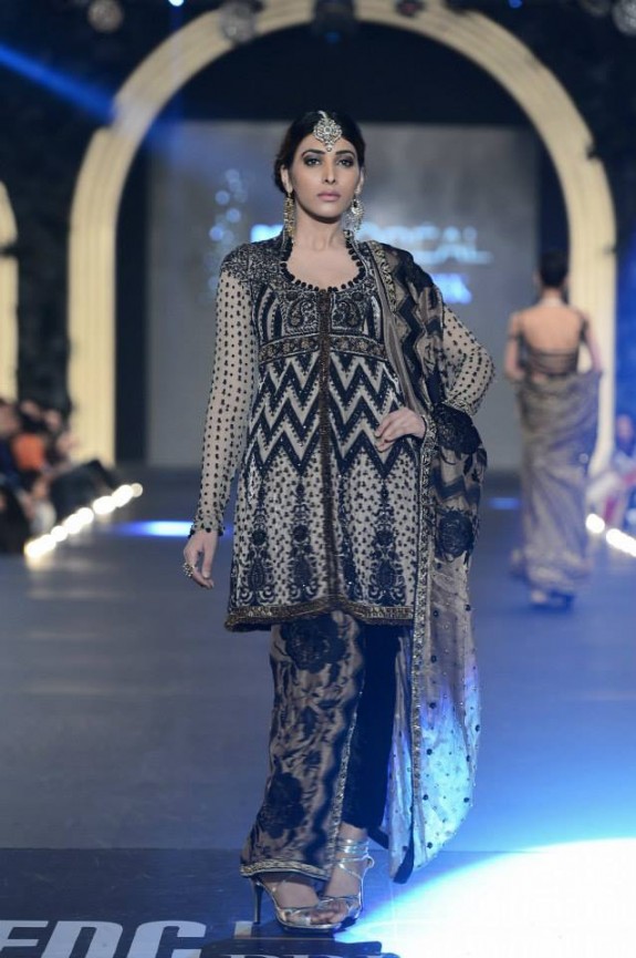 Sana Safinez - Pakistan Bridal Week 2013 3