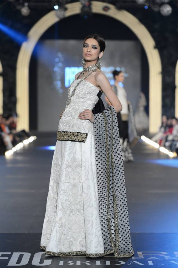 Sana Safinez - Pakistan Bridal Week 2013 6