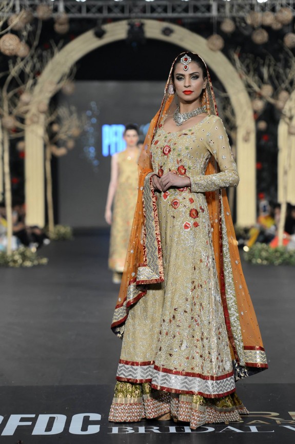 Sania Maskatiya - Pakistan Bridal Week 2013 10