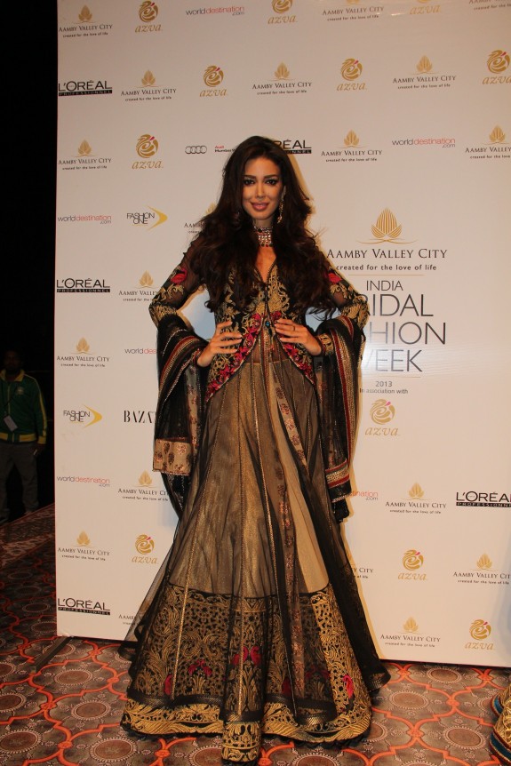 Mandira Wirk India Bridal Week 2013 Mumbai 11