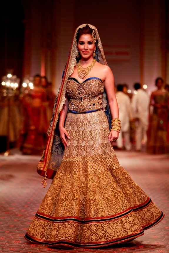 Mandira Wirk India Bridal Week 2013 Mumbai 14