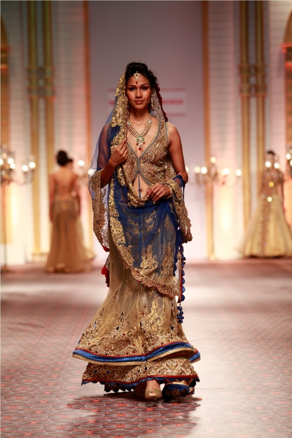 Mandira Wirk India Bridal Week 2013 Mumbai 4