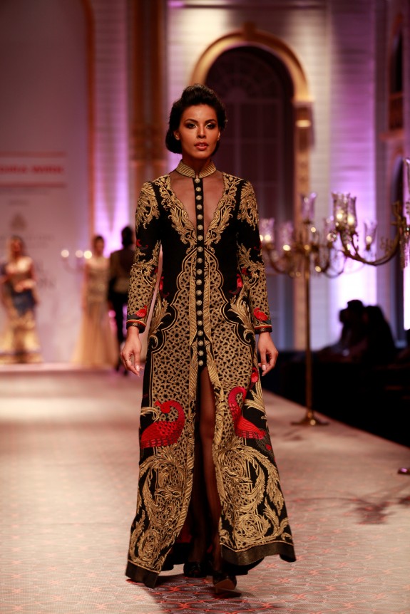 Mandira Wirk India Bridal Week 2013 Mumbai 7