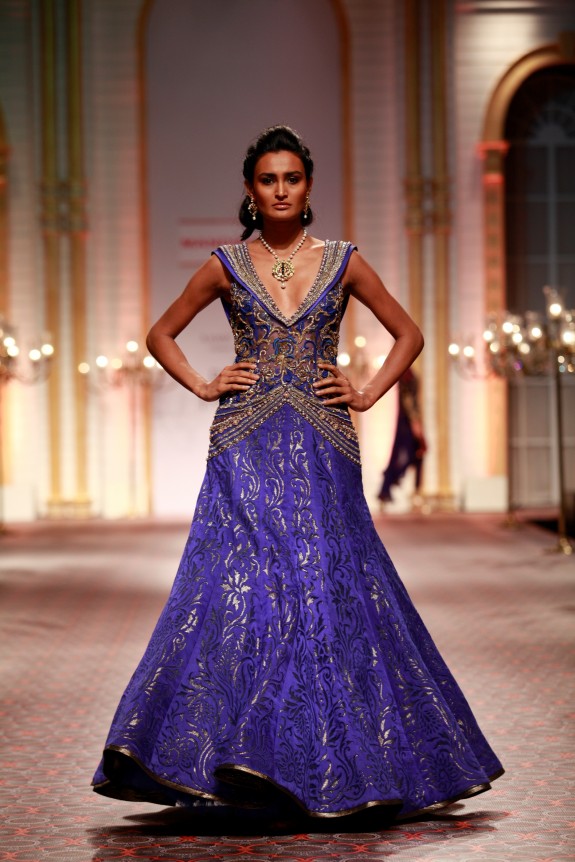 Mandira Wirk India Bridal Week 2013 Mumbai 9