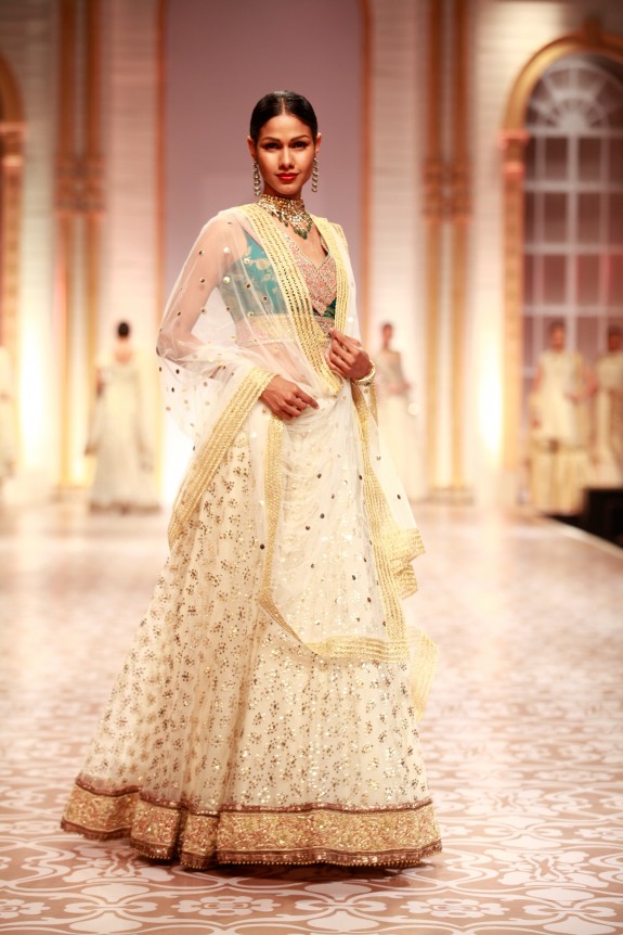 Meera & Muzaffar Ali India Bridal Week 11