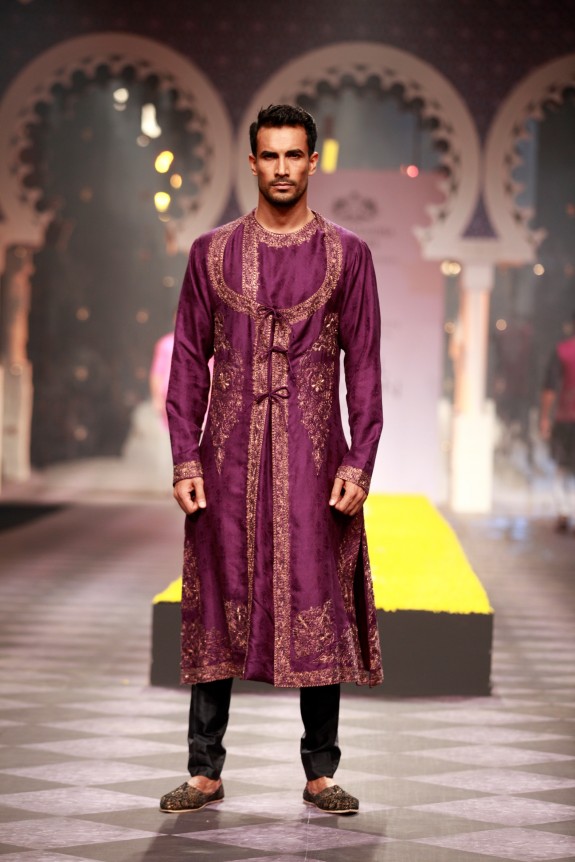 Raghavendra Rathore Aamby Valley Bridal Week 2013 Mumbai 3