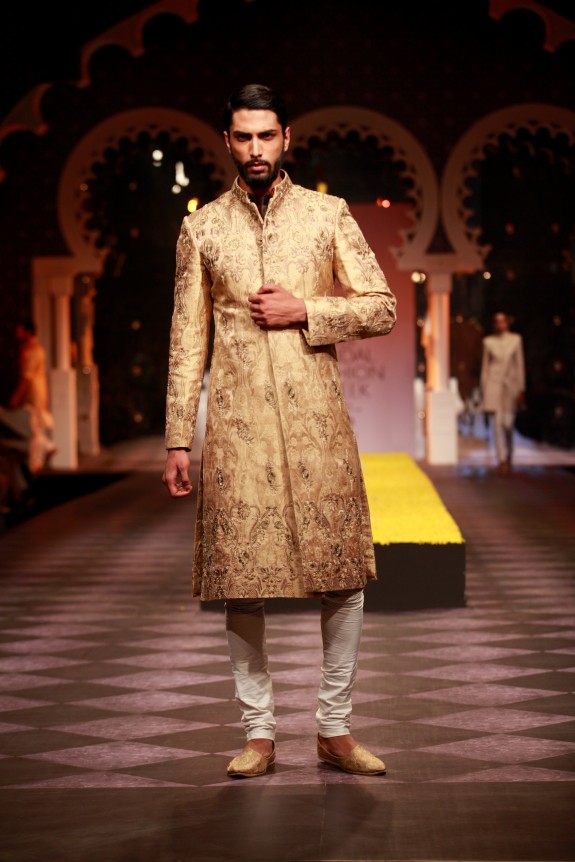 Raghavendra Rathore Aamby Valley Bridal Week 2013 Mumbai 9