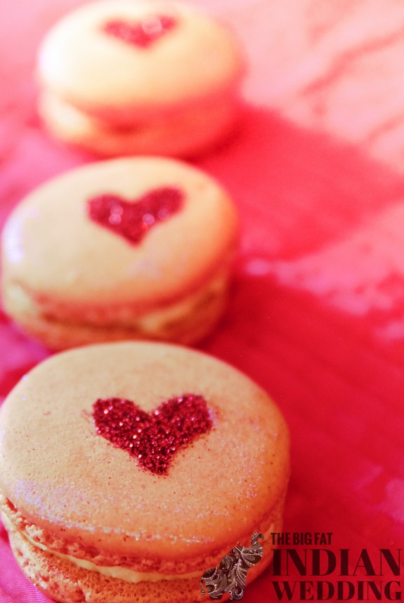 Glitter Valentine Heart Macaron-1