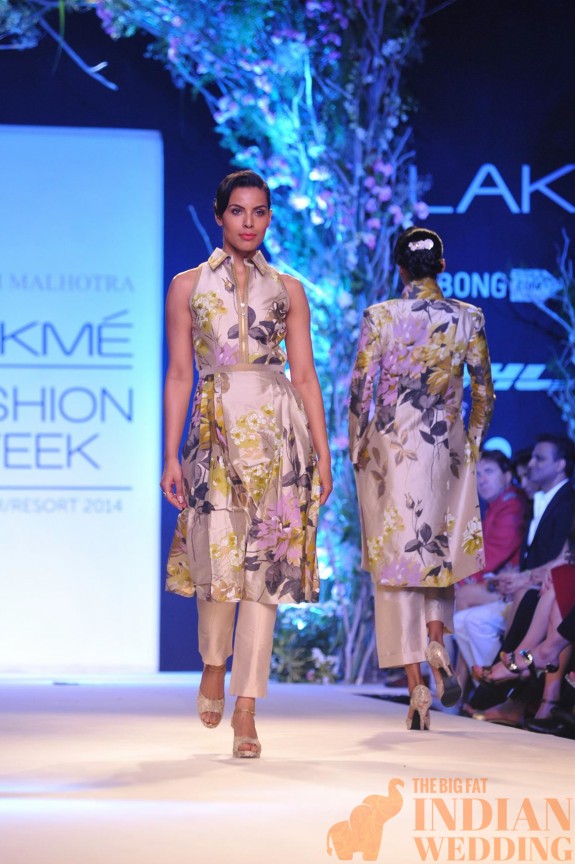 Manish Malhotra at Lakme Fashion Week 2014-52