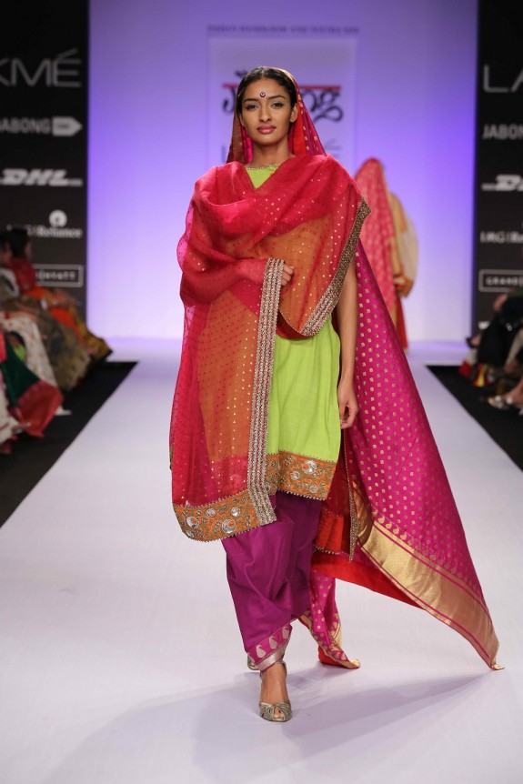 Shruti Sancheti at LFW SR 2014 (4)