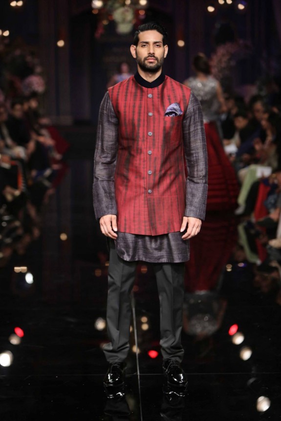 Manish Malhotra Lakme Fashion Week 17