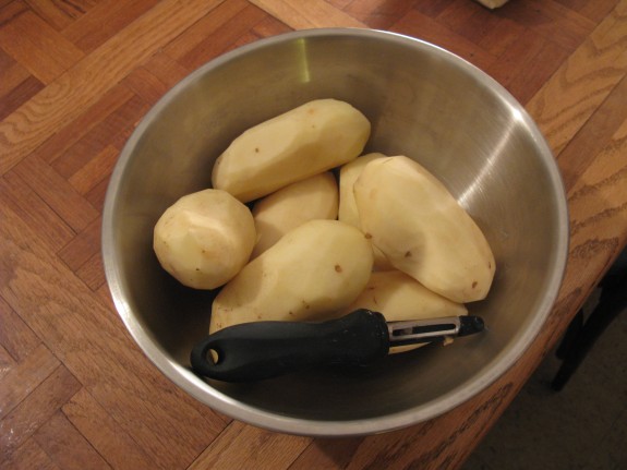 PotatoPeeler_NewlywedKitchen