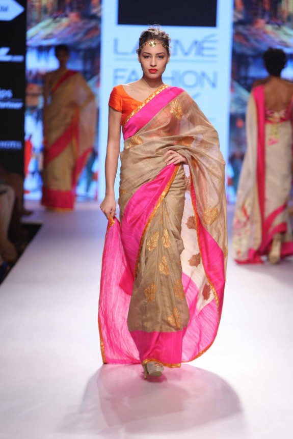 MandiraBedi_Lakme2015