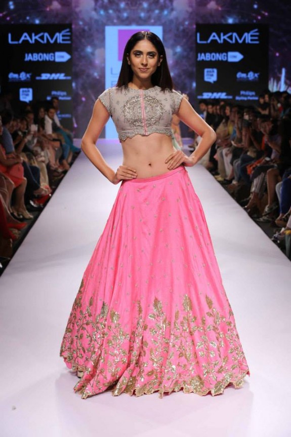 RoyalCollection2-AnushreeReddy-Lakme-Fashion-Week2015-4.jpg