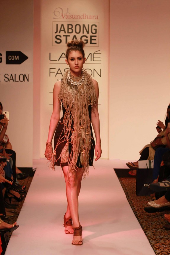 Yagyaseni3-Vasundhara-Lakme-Fashion-Week2015-2.jpg