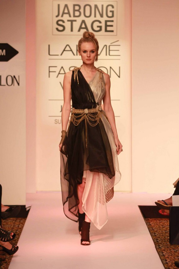 Yagyaseni2-Vasundhara-Lakme-Fashion-Week2015-2.jpg