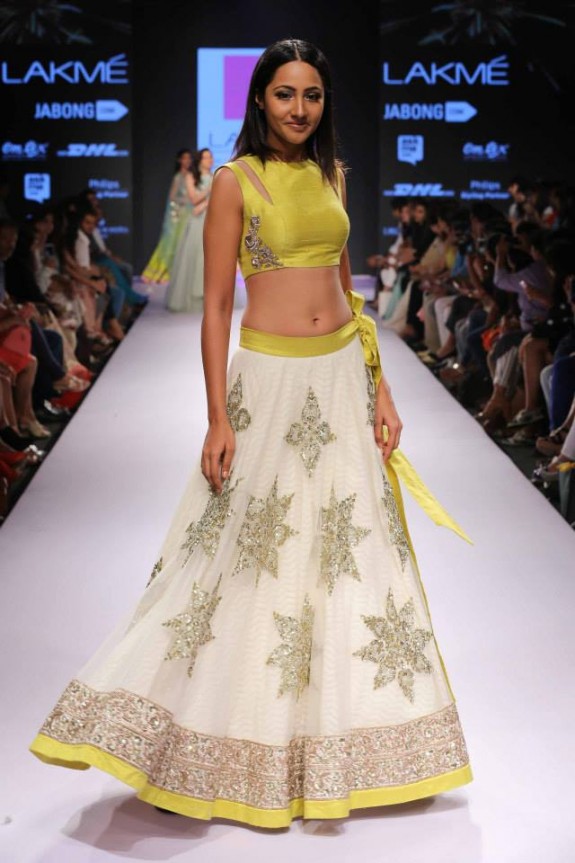 RoyalCollection3-AnushreeReddy-Lakme-Fashion-Week2015-4.jpg