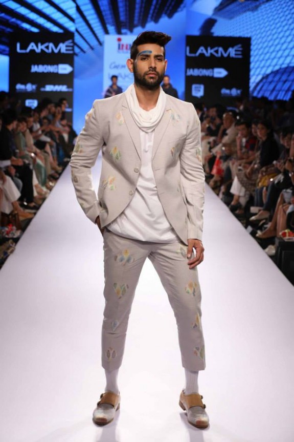 NewAgeMenswear-ManishBansal-Lakme-Fashion-Week2015-1.jpg