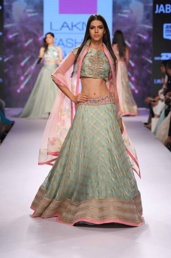 RoyalCollection4-AnushreeReddy-Lakme-Fashion-Week2015-4.jpg