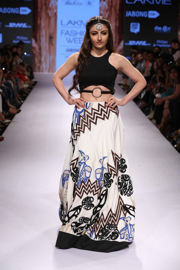 Showstoppers33-Lakme-Fashion-Week-2015