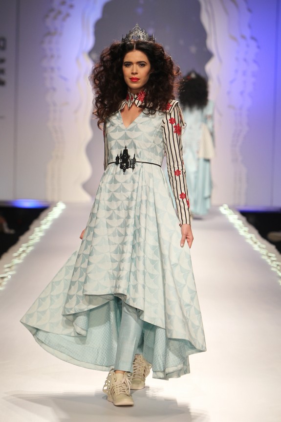 AnjuModi3_AIFW2015