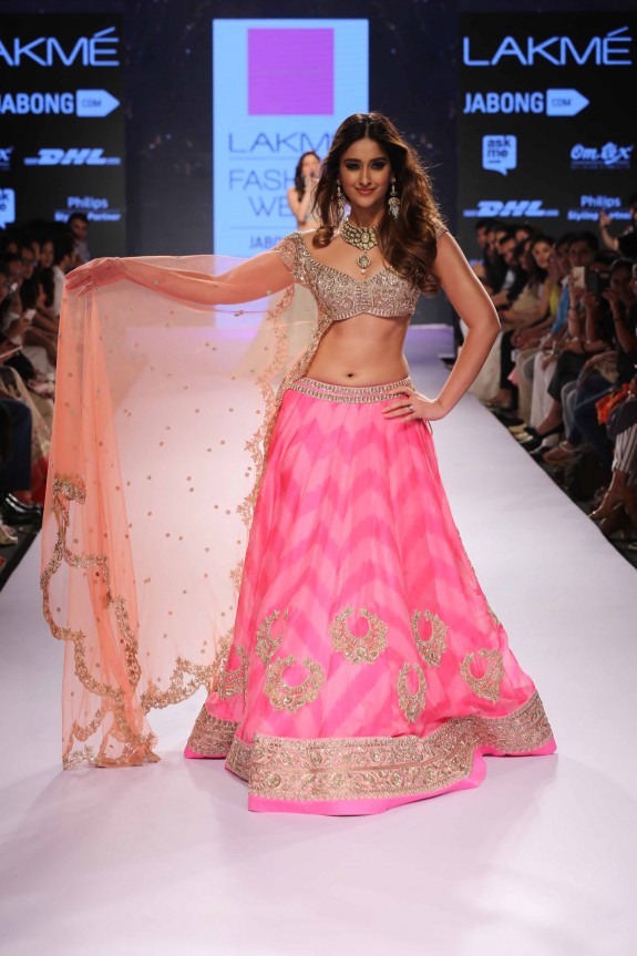 RoyalCollection6-AnushreeReddy-Lakme-Fashion-Week2015-4.jpg