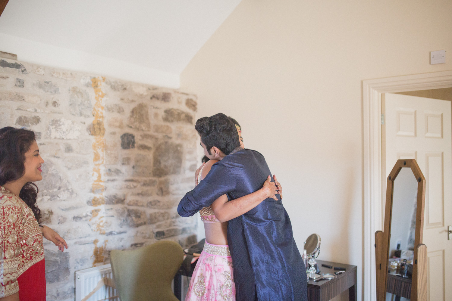 sweet-serene-hindu-wedding-in-england-16