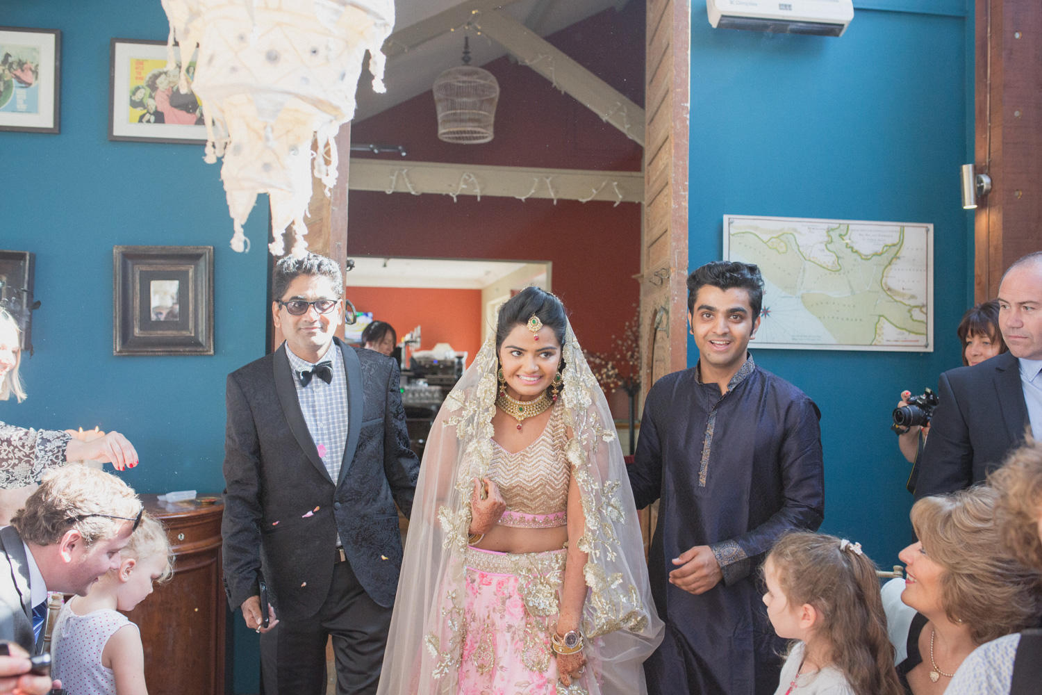 sweet-serene-hindu-wedding-in-england-27