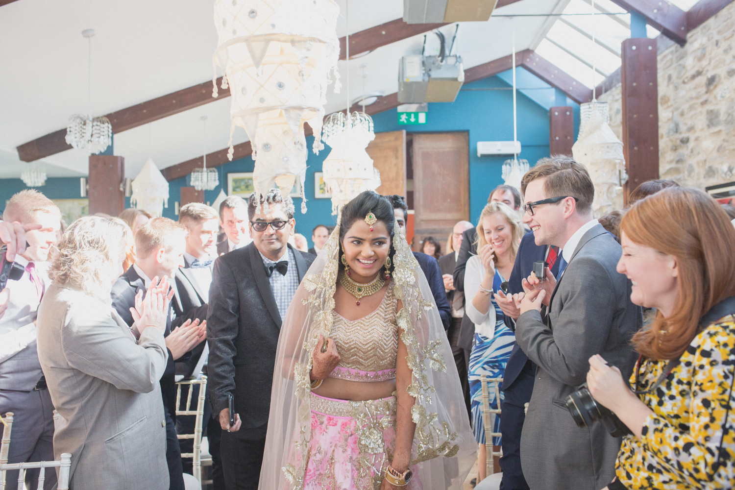 sweet-serene-hindu-wedding-in-england-28