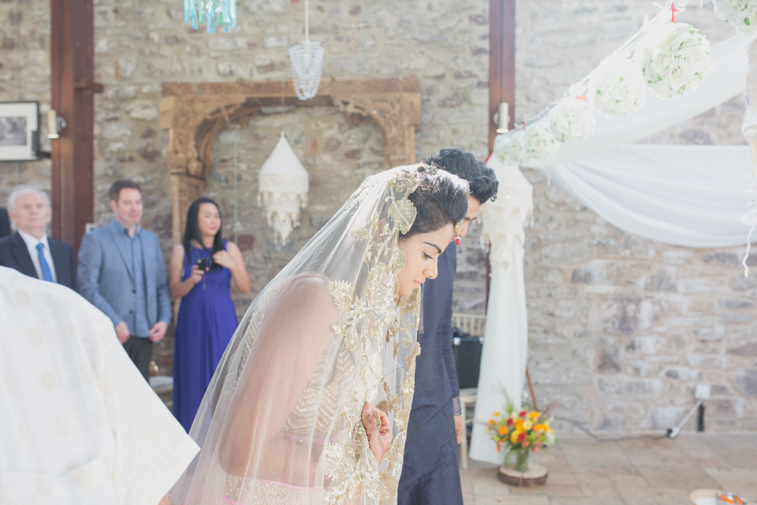 sweet-serene-hindu-wedding-in-england-29