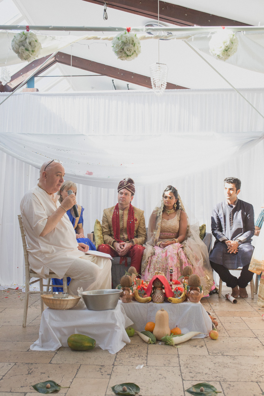 sweet-serene-hindu-wedding-in-england-32