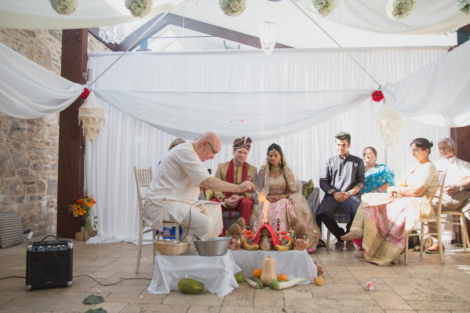 sweet-serene-hindu-wedding-in-england-41