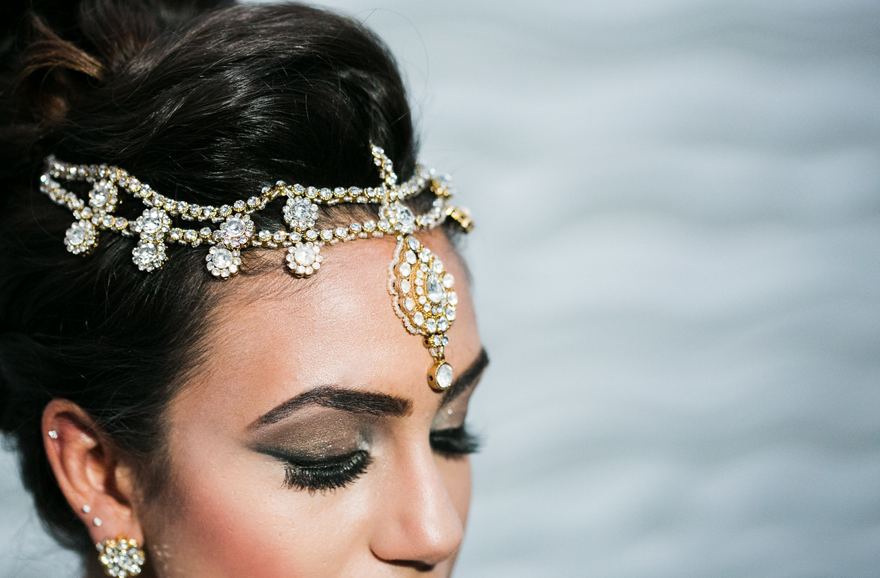 modern-indian-bride-wedding-shhivikachauhan-12