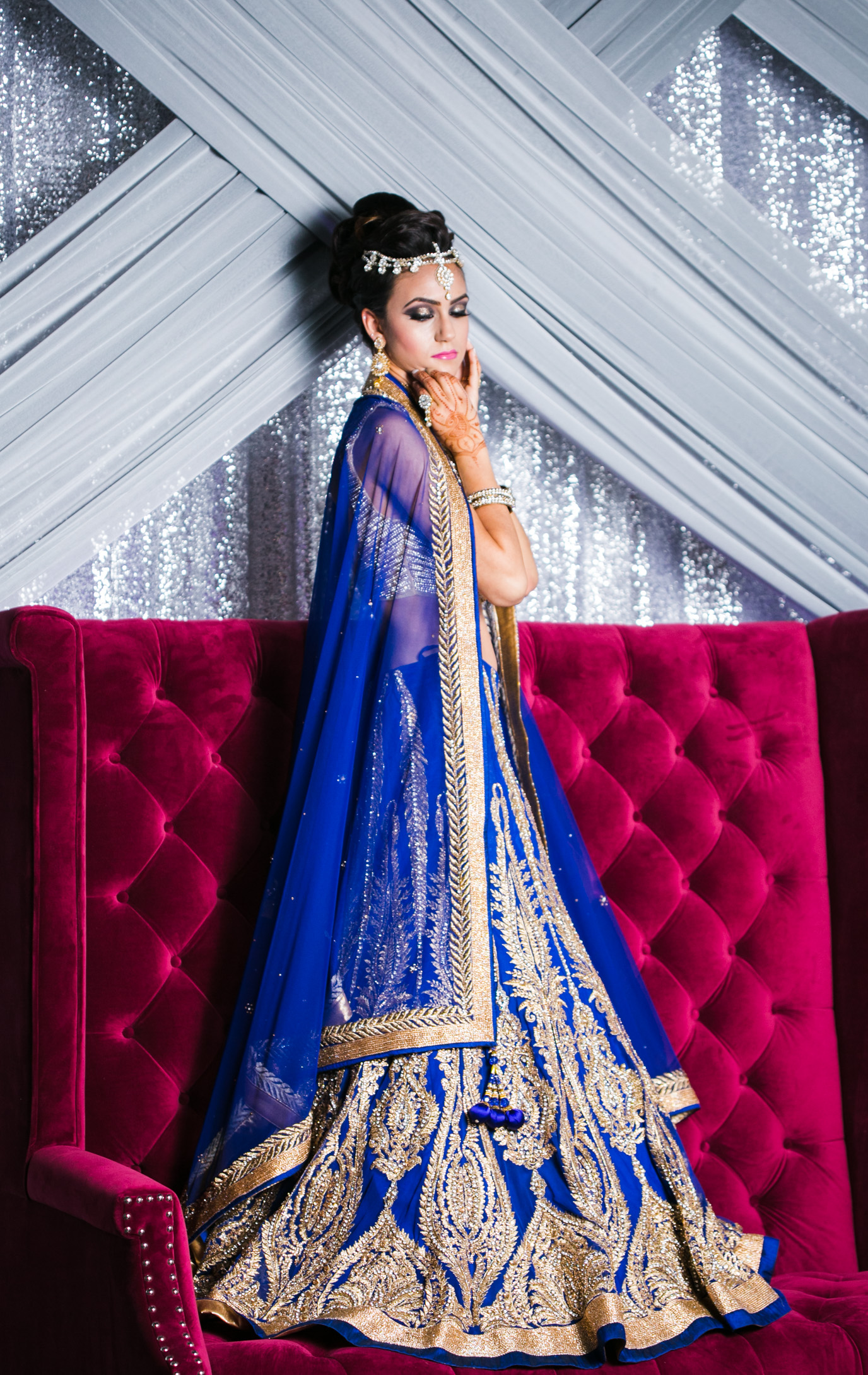 modern-indian-bride-wedding-shhivikachauhan-16