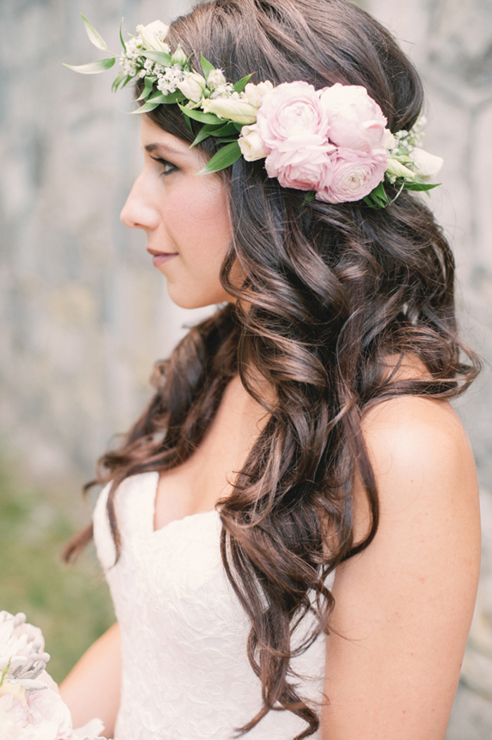 beautiful-bridal-hairstyle-with-boho-floral-crown