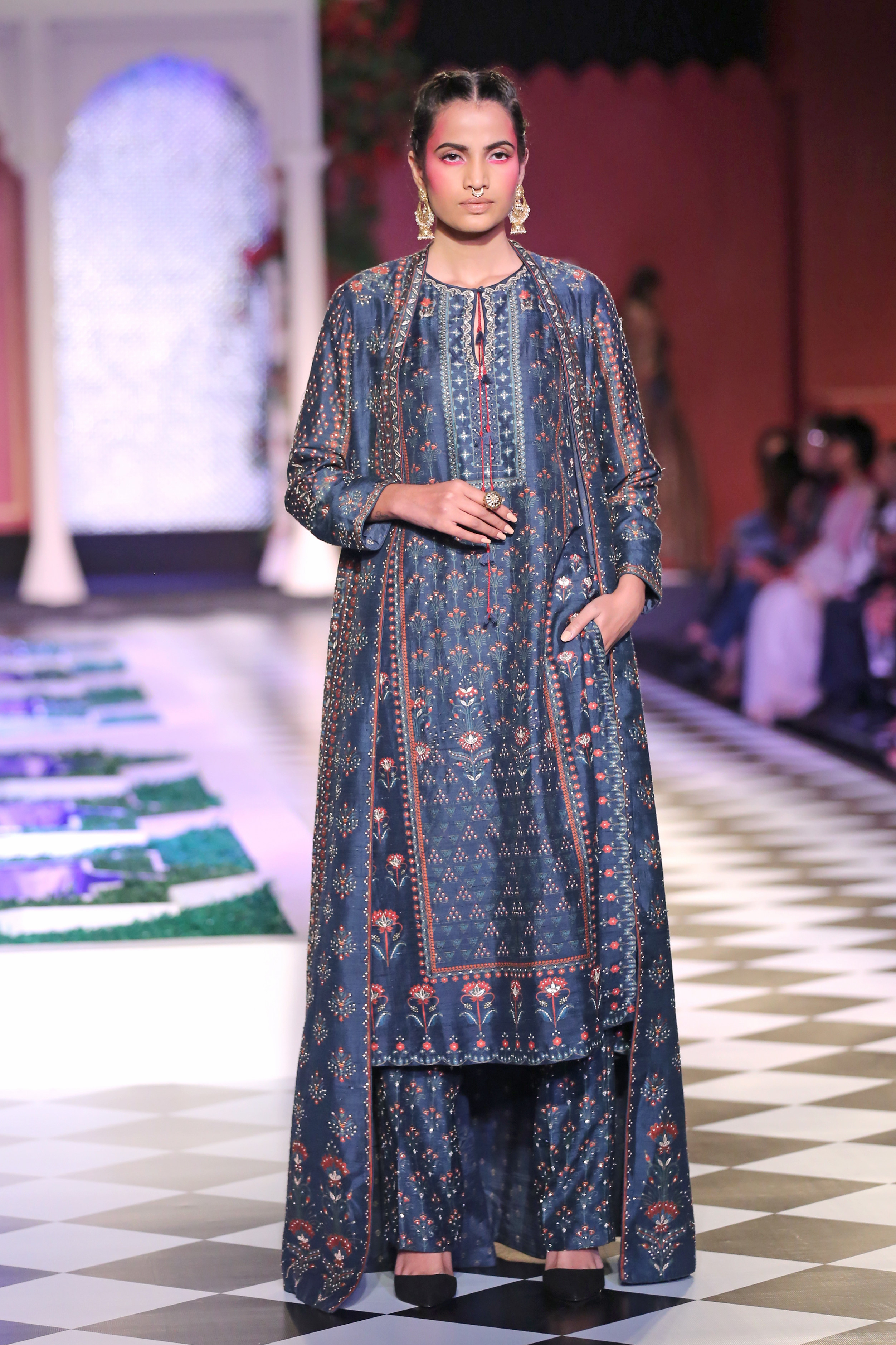 (02)-21-07-16-Anita Dongre-(ICW-2016)